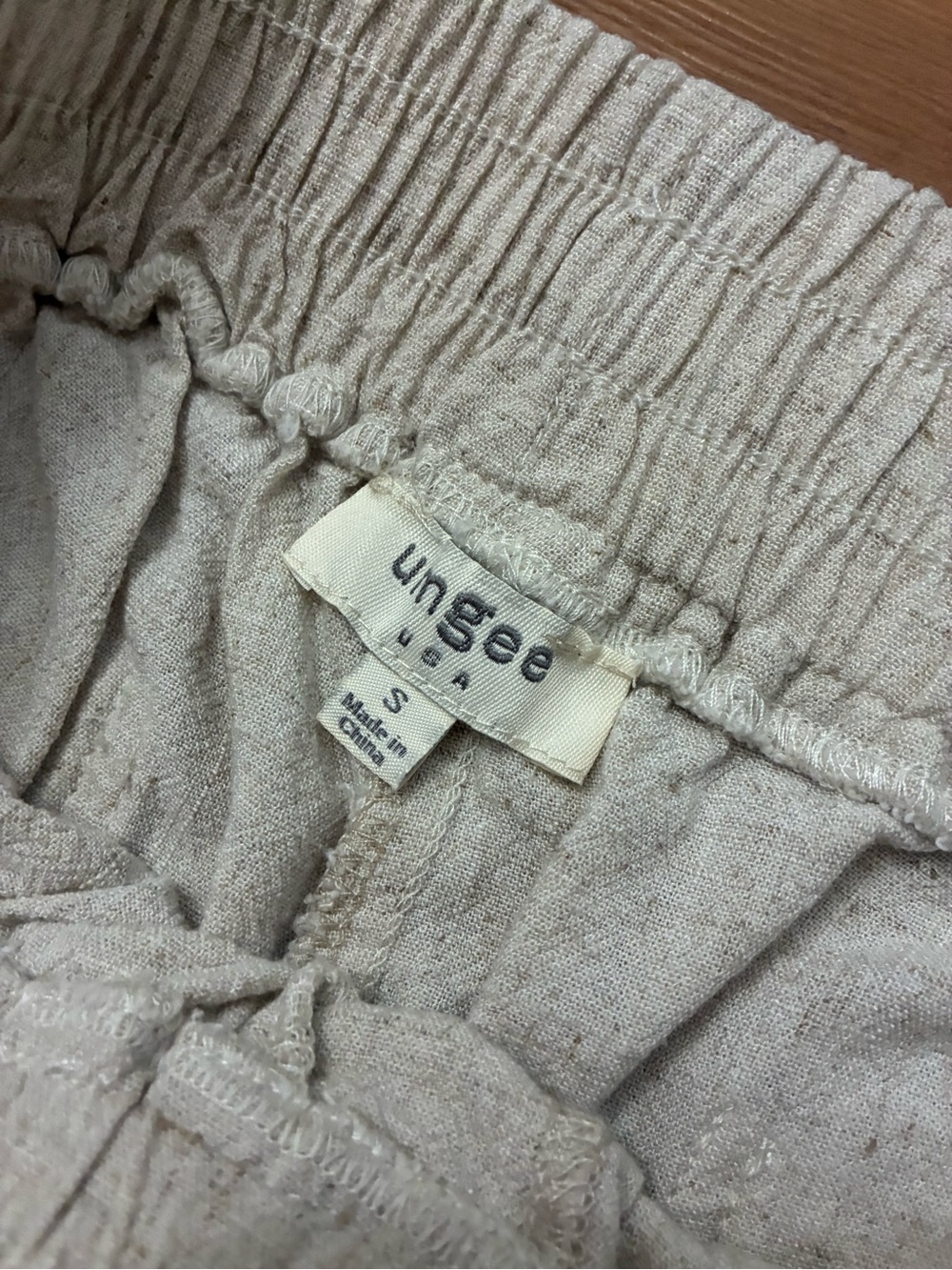 Umgee USA elastic waist, linen-blend capris - Picture 3 of 6